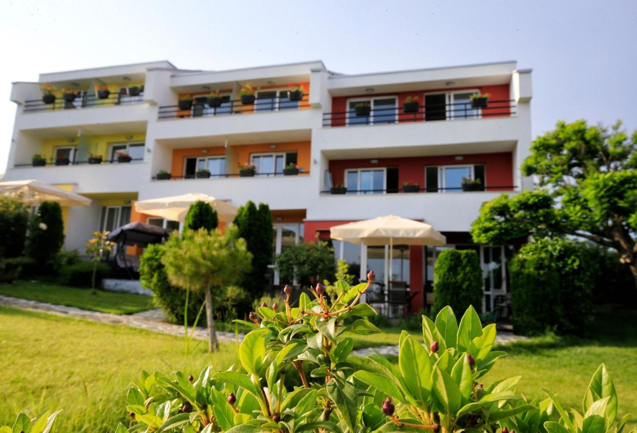Stayinn Rainbow Houses Beachfront By Asteri Hotels Sunny Beach Esterno foto