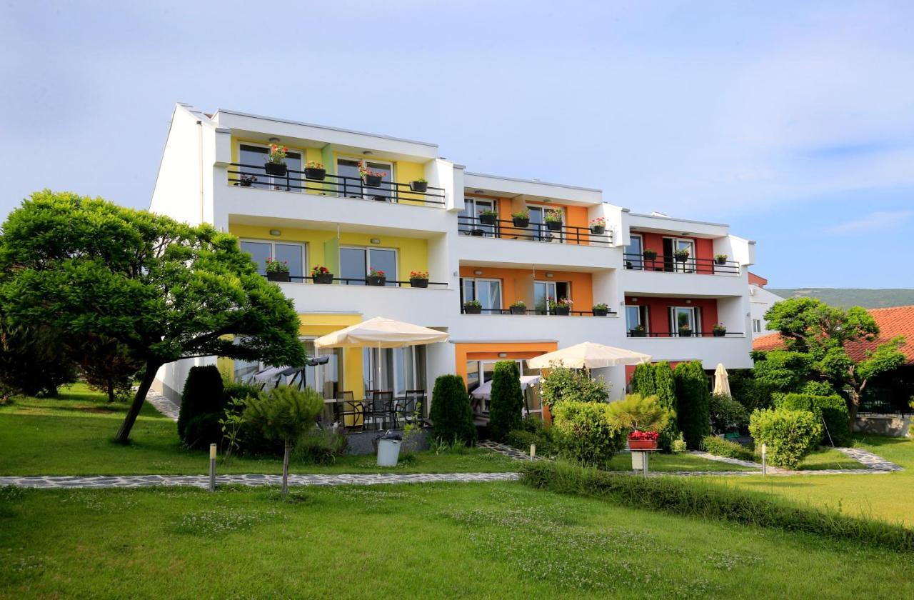 Stayinn Rainbow Houses Beachfront By Asteri Hotels Sunny Beach Esterno foto
