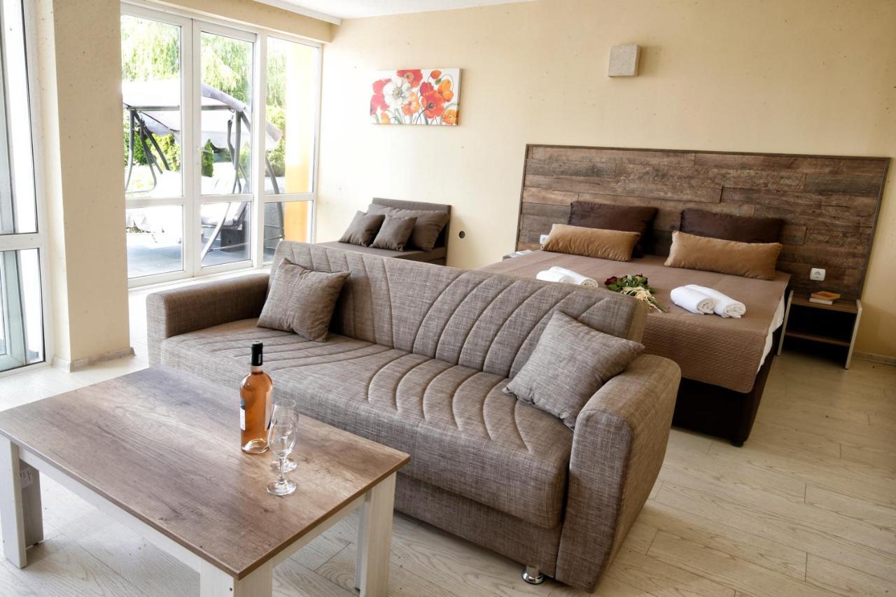 Stayinn Rainbow Houses Beachfront By Asteri Hotels Sunny Beach Esterno foto