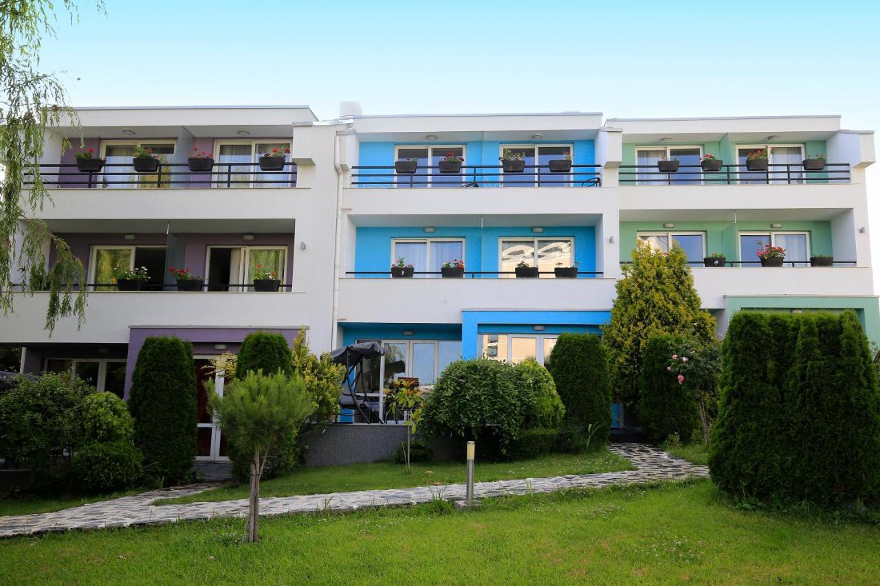 Stayinn Rainbow Houses Beachfront By Asteri Hotels Sunny Beach Esterno foto