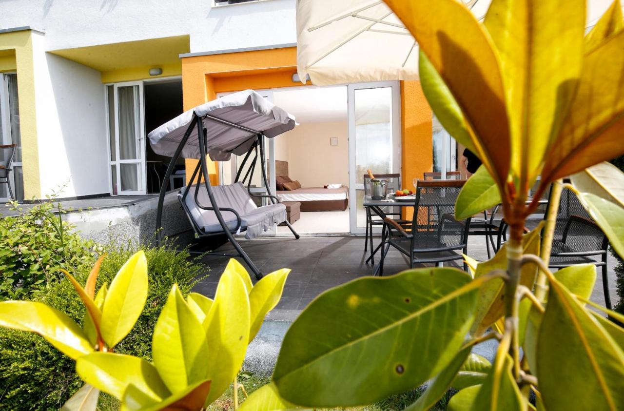 Stayinn Rainbow Houses Beachfront By Asteri Hotels Sunny Beach Esterno foto