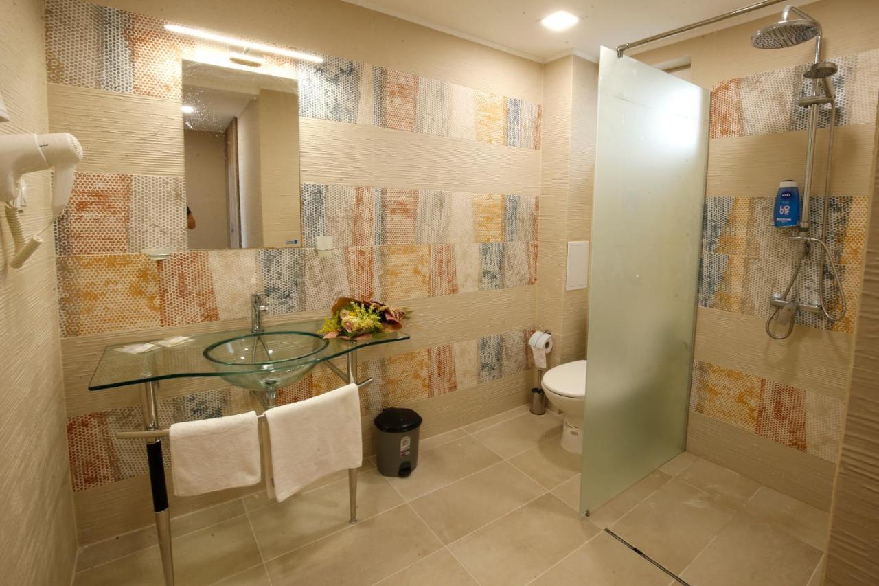 Stayinn Rainbow Houses Beachfront By Asteri Hotels Sunny Beach Esterno foto
