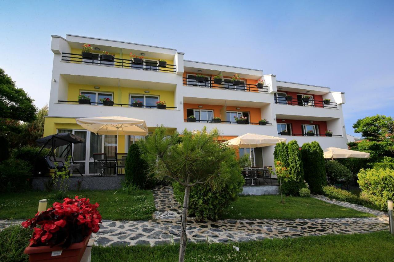 Stayinn Rainbow Houses Beachfront By Asteri Hotels Sunny Beach Esterno foto