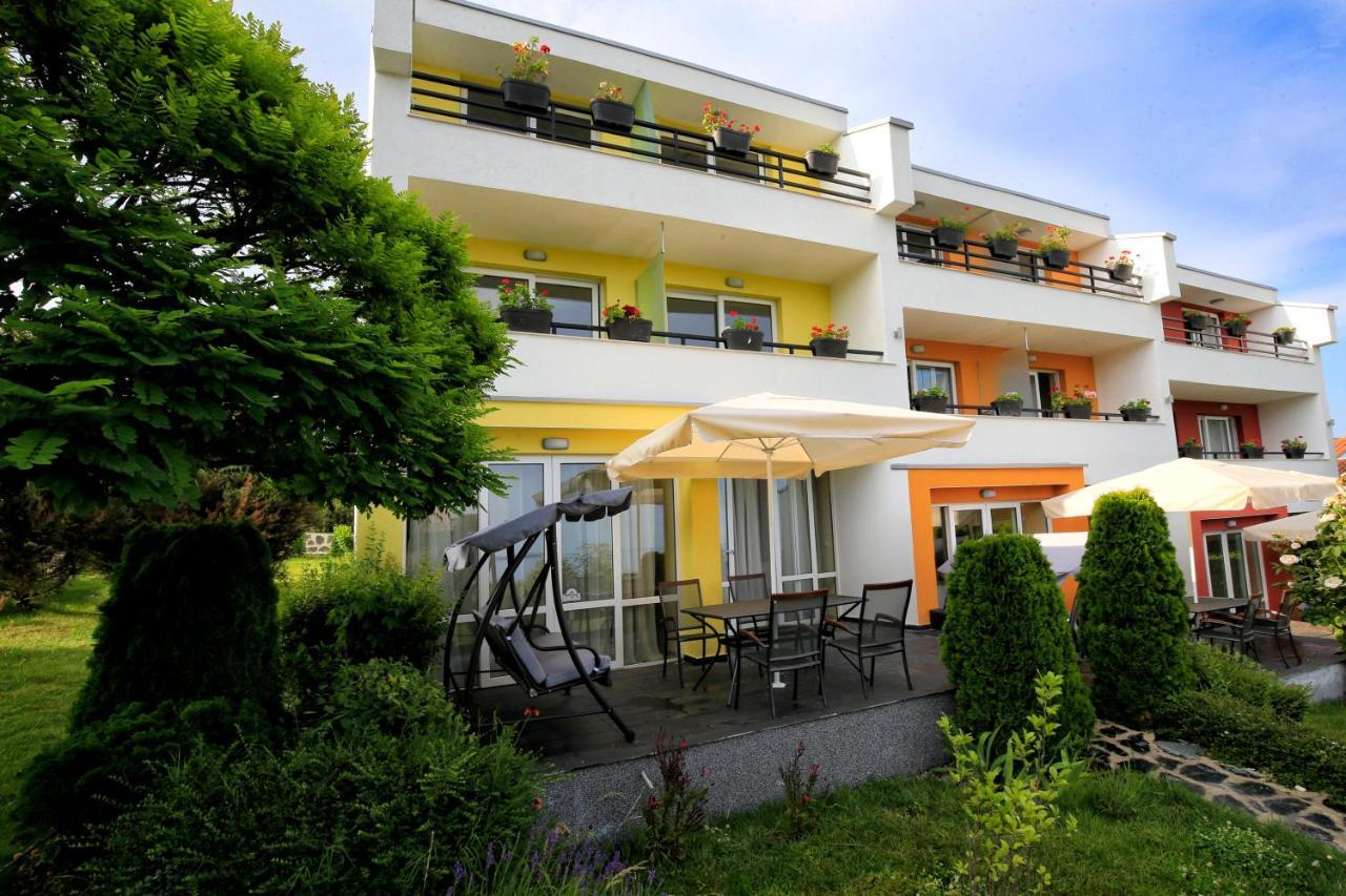 Stayinn Rainbow Houses Beachfront By Asteri Hotels Sunny Beach Esterno foto