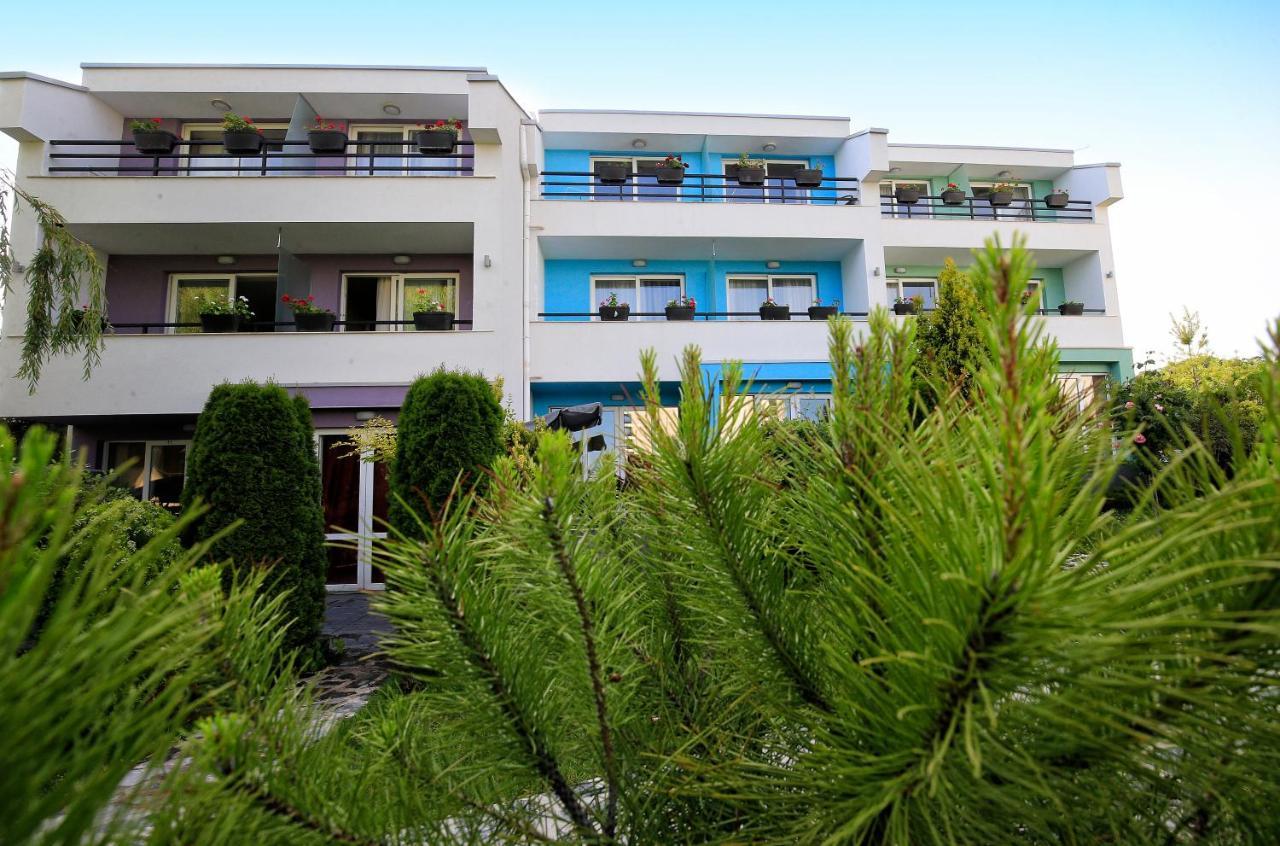 Stayinn Rainbow Houses Beachfront By Asteri Hotels Sunny Beach Esterno foto