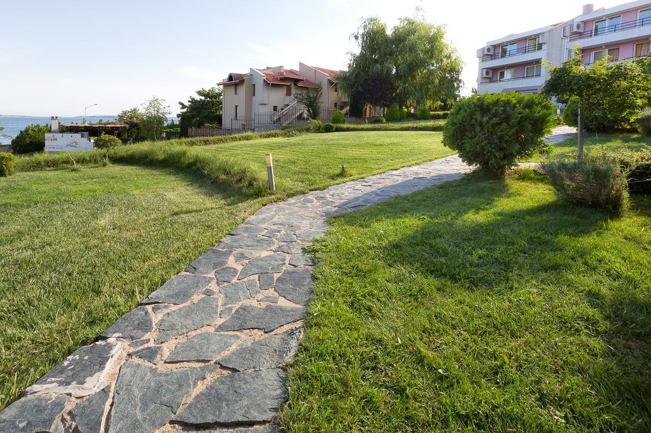 Stayinn Rainbow Houses Beachfront By Asteri Hotels Sunny Beach Esterno foto